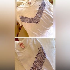 WOMANS Boutique purchased hand Made T-Shirt! Machine Washable! ❤️❤️❤️🌻🌻🌻🌻